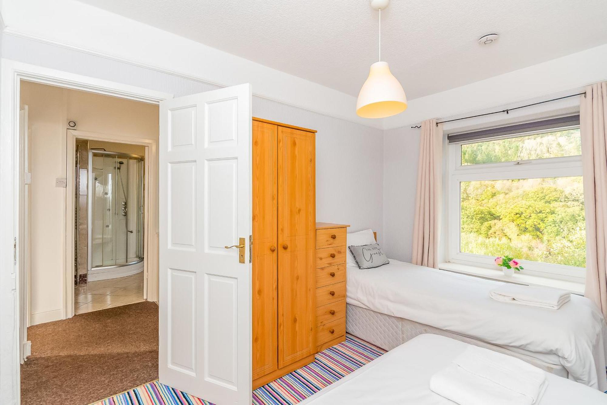 The View Spacious Apartment In Afan Forest Bike Park By Staystaycations Port Talbot Exterior photo